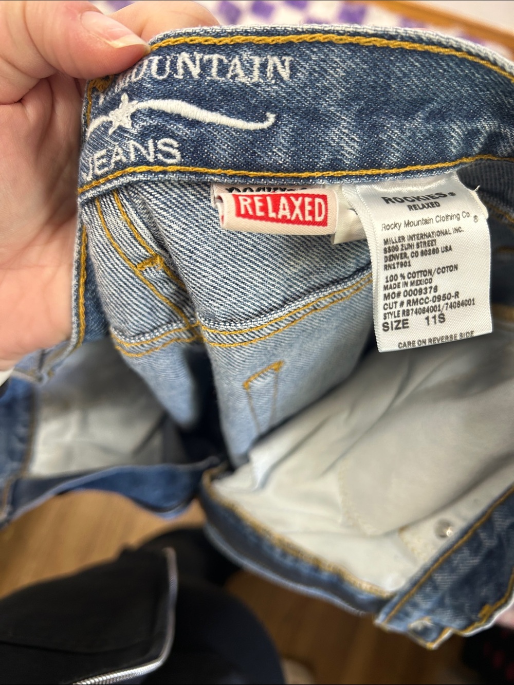 Vintage Rocky Mountain Relaxed Straight Leg Jeans - Picture 2 of 3